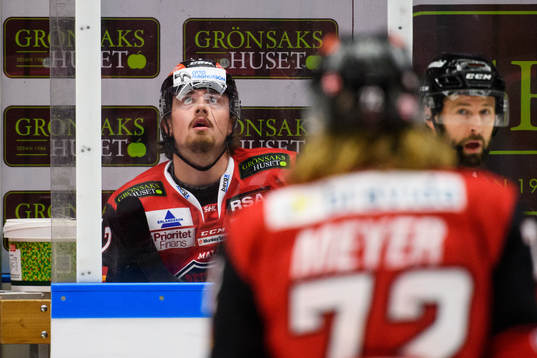 Malmö Redhawks Marcus Björk i utvisningsbåset