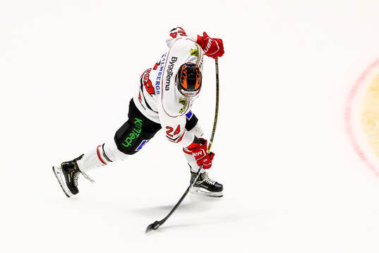 Örebros Aaron Irving
