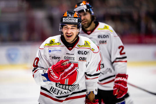 Örebros Shane Harper jublar