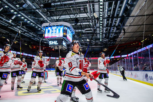 Örebros Shane Harper jublar