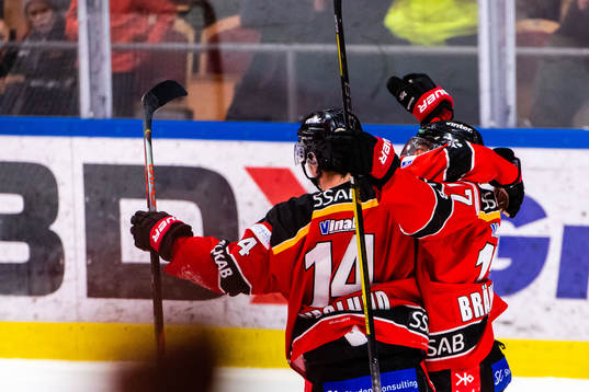 Luleås Jonas Berglund och Isac Brännström jublar