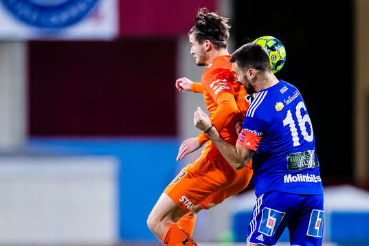 AFC Eskilstunas Wilhelm Loeper och Sundsvalls Carlos Gracia