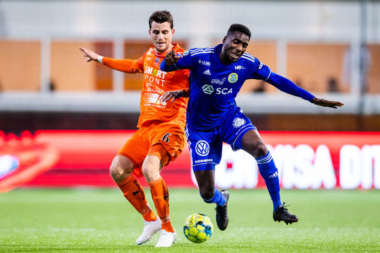 AFC Eskilstunas Jesper Björkman och Sundsvalls Peter Wilson