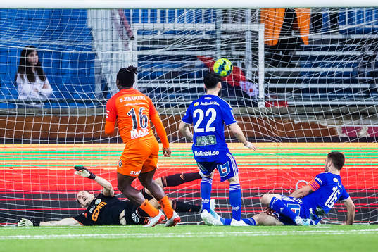 AFC Eskilstunas Onyedikachukwu Samuel Nnamani gör 1-0