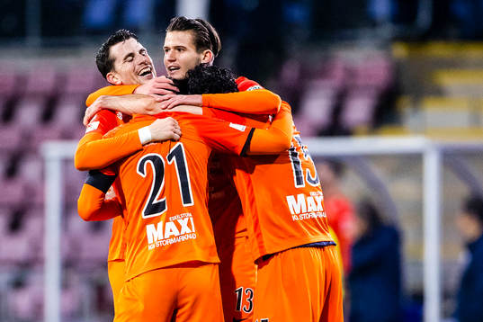 AFC Eskilstunas spelare jublar