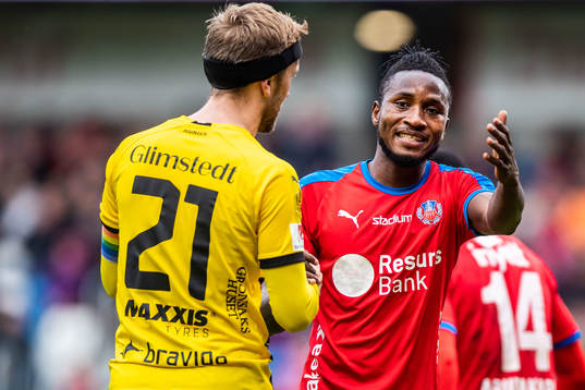 Häckens Rasmus Lindgren och Helsingborgs Mamudu Moro i