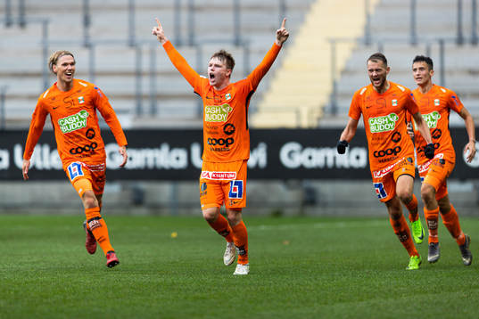 Varbergs Anton Liljenbäck jublar