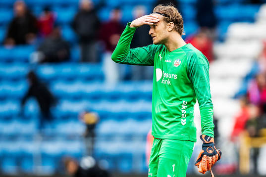 Helsingborgs målvakt Anders Lindegaard deppar