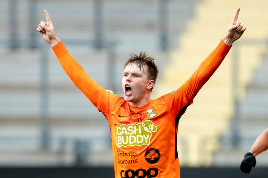 Varbergs Anton Liljenbäck jublar