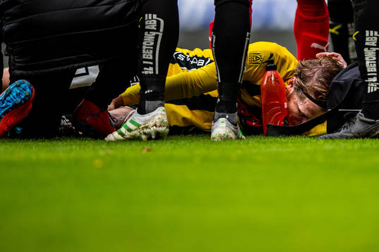 Häckens Erik Friberg har ont
