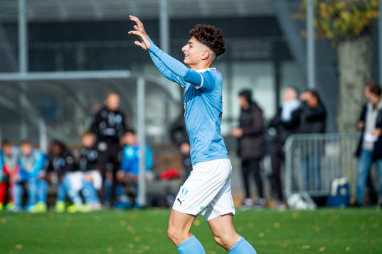 Malmös Adrian Neziri jublar