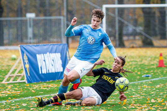 Malmös Axel Rönnqvist mot AIKs Rasmus Bonde