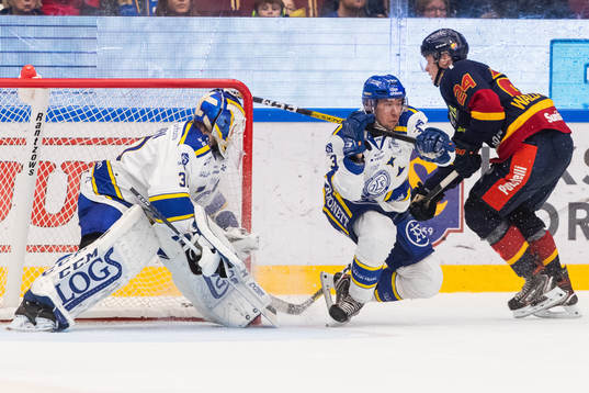 Leksands målvakt Janne Juvonen och August Berg med