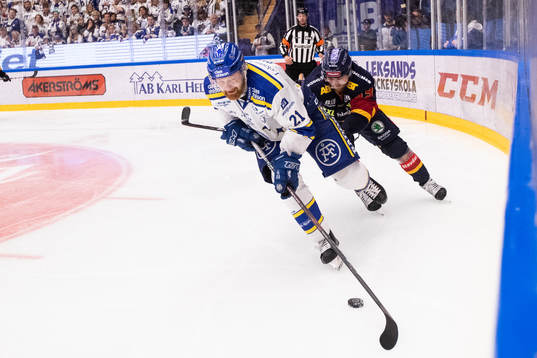 Leksands Mattias Ritola och Djurgårdens Linus Hultström