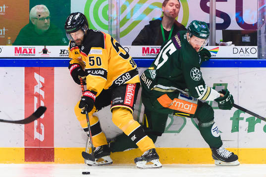 Luleås Daniel Sondell och Färjestads Gustav Rydahl