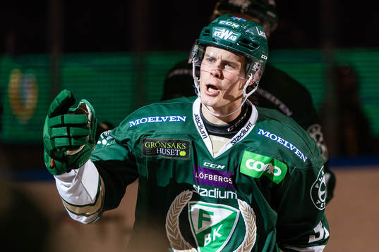 Färjestads Carl Jakobsson jublar