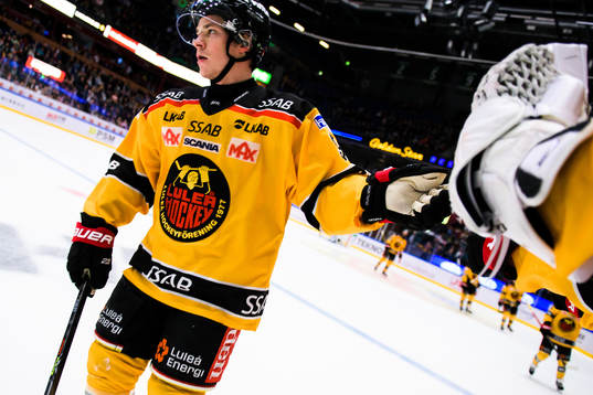 Luleås Austin Farley jublar
