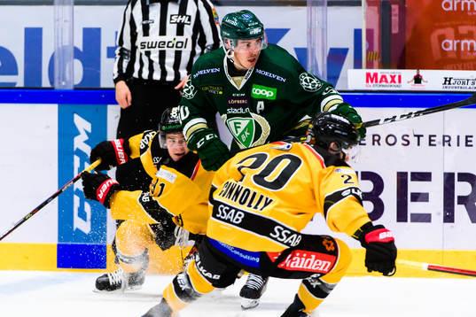 Luleås Austin Farley och Färjestads Sebastian Erixon