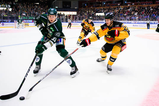 Färjestads Albert Johansson och Luleås Jesper Sellgren