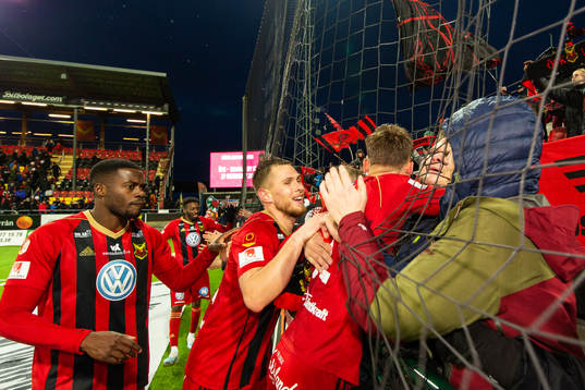 Bläddra bland fler bilder av Fotboll, Allsvenskan, Östersund - Sirius