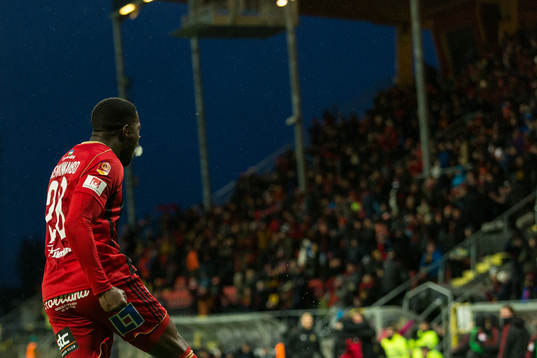 Östersunds Isak Ssewankambo jublar