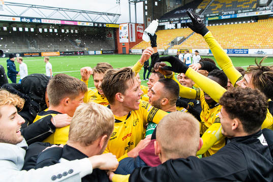 Elfsborgs spelare jublar
