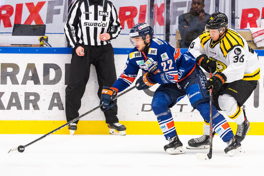 Växjös Jacob Forsbacka-Karlsson och Brynäs Linus Ölund