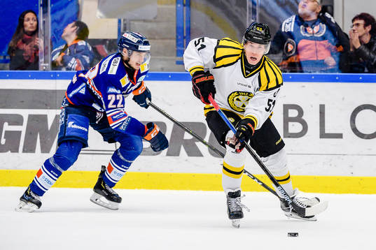 Brynäs Tomi Sallinen jagas av Växjös Jacob