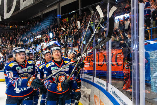 Växjös Pontus Holmberg och Marcus Davidsson jublar