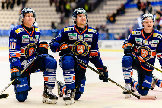 Växjös Richard Gynge och Marcus Davidsson jublar