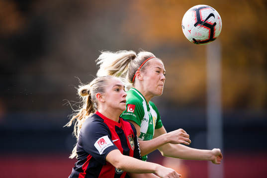 Brommapojkarnas Michaela Larsson och Hammarbys Cathrine