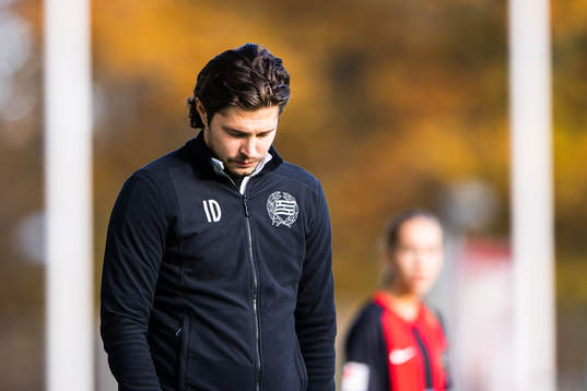 Hammarbys tränare Isak Dahlin deppar
