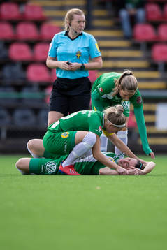 Hammarbys Helén Eke ligger ned