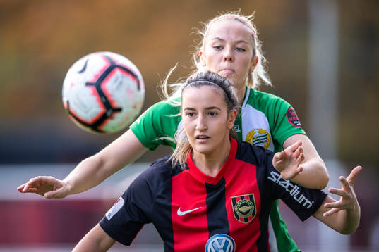 Brommapojkarnas  Daniella Novakovic och Hammarbys Cathrine
