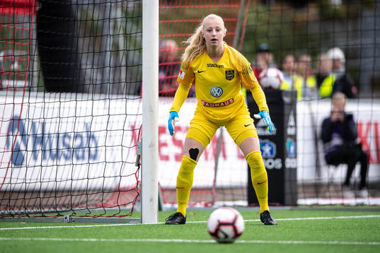 Brommapojkarnas  målvakt Josephine Frigge