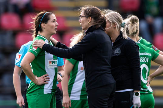 Hammarbys Helén Eke får läkarvård
