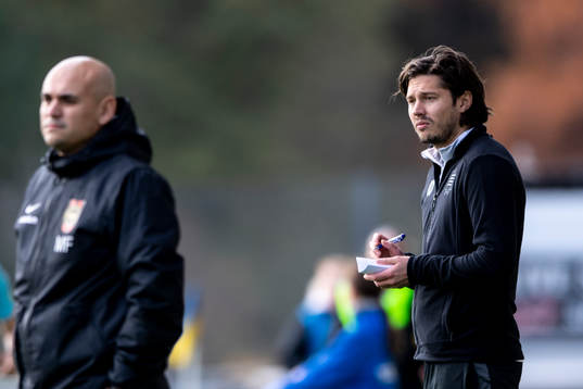 Hammarbys tränare Isak Dahlin (h)