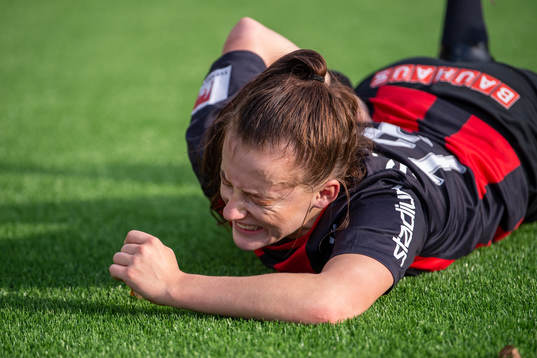 Brommapojkarnas  Filippa Wallén har ont