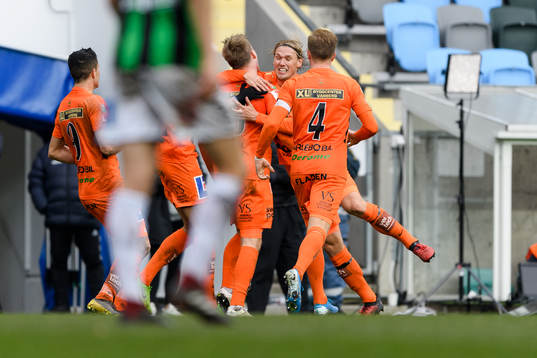 Varbergs spelare jublar