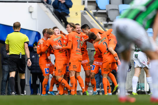 Varbergs spelare jublar
