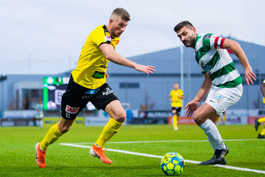 Mjällbys Erik Pärsson och Västerås Ilir Berisha