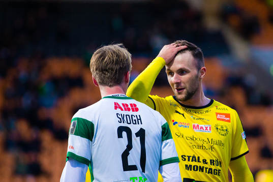 Västerås Emil Skoghoch Mjällbys Adi Terzic