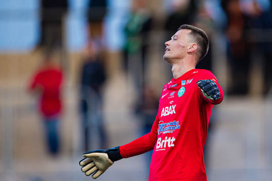 Västerås målvakt Anton Fagerström deppar