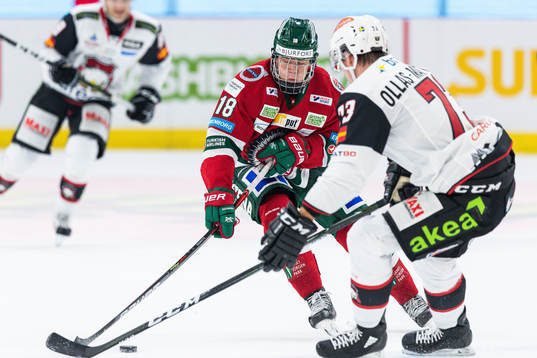 Frölundas Lucas Raymond och Malmö Redhawks Adam Ollas