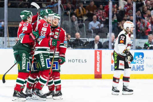 Frölundas David Printz och Simon Hjalmarsson jublar med