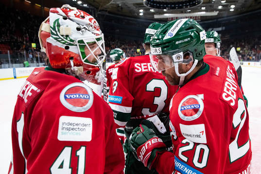 Frölundas målvakt Niklas Rubin och Joel Lundqvist