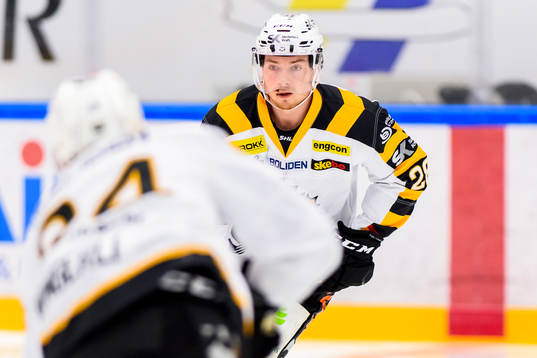 Skellefteås Jesper Frödén innan ishockeymatchen i SHL