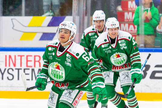 Rögles Leon Bristedt jublar