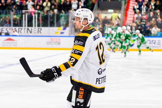Skellefteås  Adam Pettersson deppar