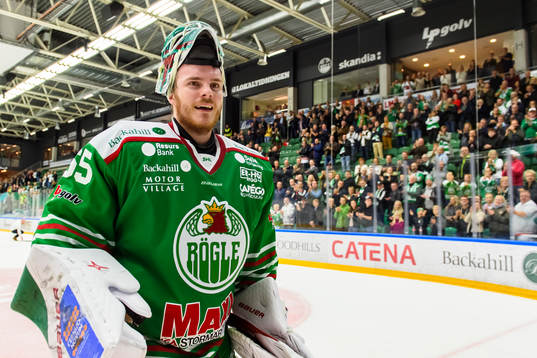 Rögles målvakt Christoffer Rifalk  jublar